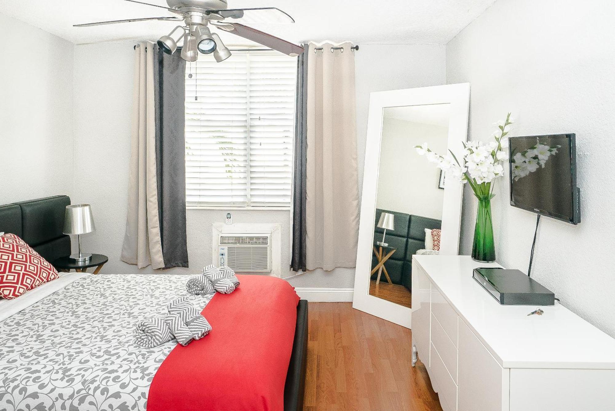 713 Miami Beach Apartments Экстерьер фото