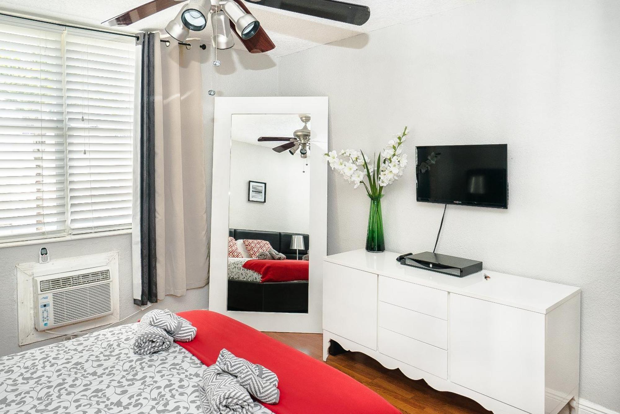 713 Miami Beach Apartments Экстерьер фото